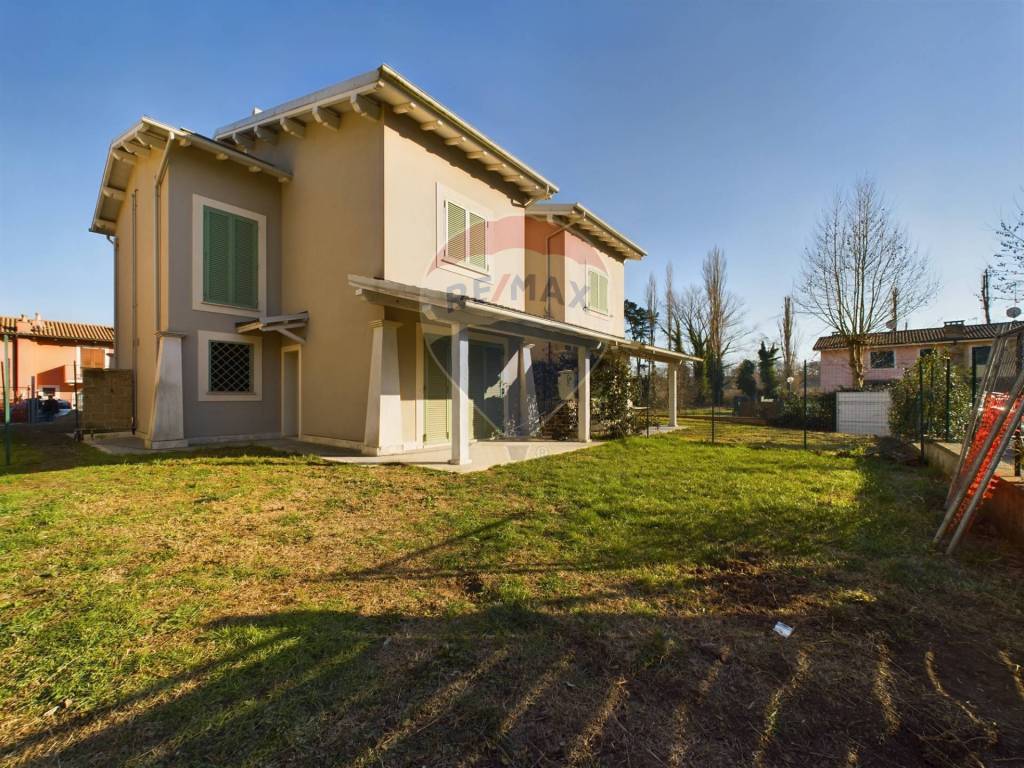 Villa Bifamiliare in vendita a Nepi viale giuseppe verdi