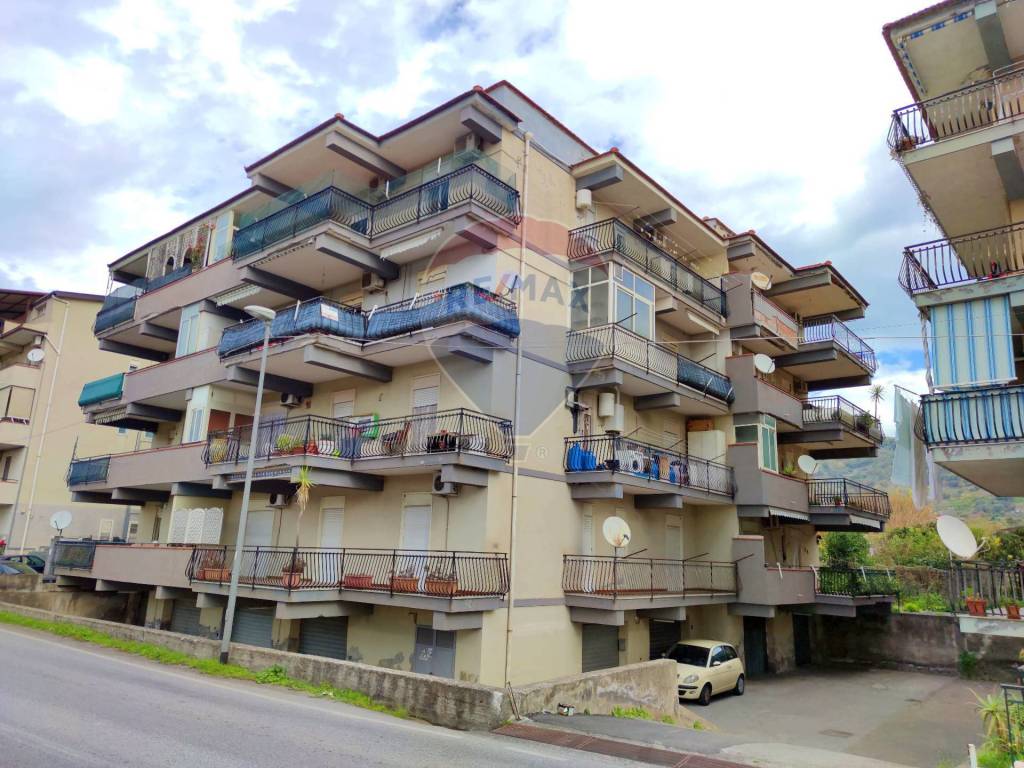 Appartamento in vendita a Gaggi via Umberto, 159