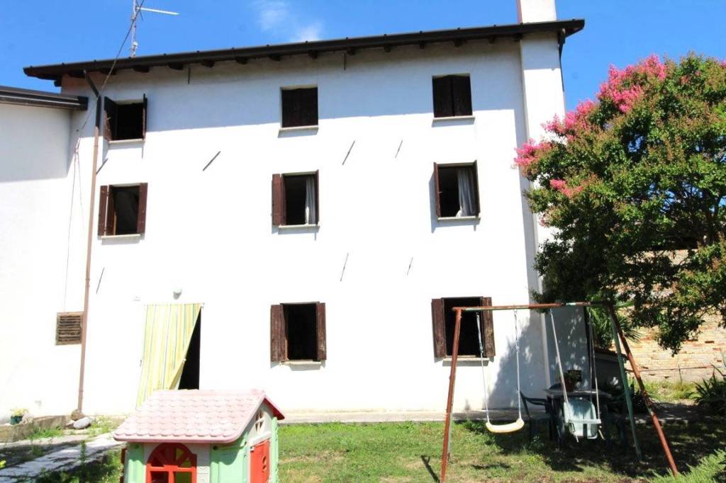 Villa a Schiera in vendita a San Michele al Tagliamento via Madonetta, 7