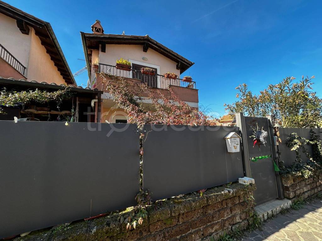Villa a Schiera in vendita a Vasanello via g. Francesconi