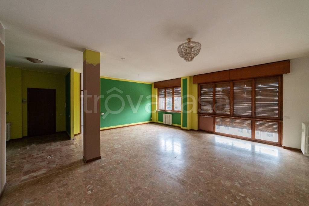 Appartamento in vendita a Legnano corso Sempione, 79