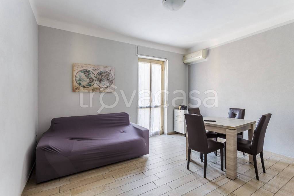 Appartamento in vendita a Milano via Latisana, 6