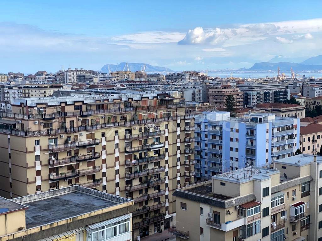 Appartamento in vendita a Palermo viale Campania