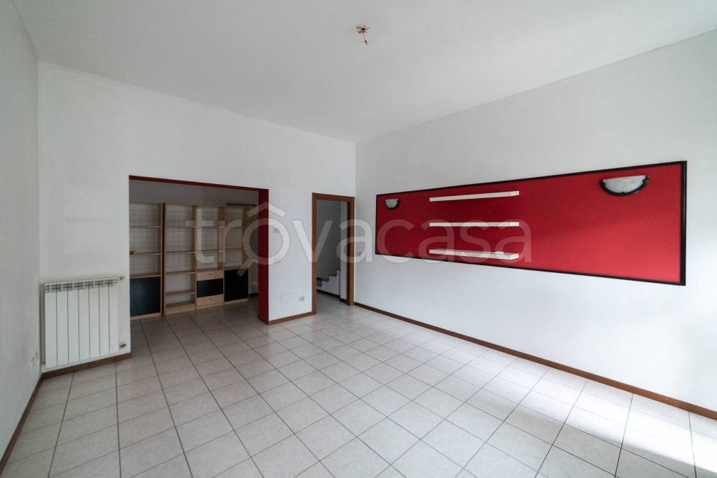Appartamento in vendita a Legnano via Ugo Foscolo, 17