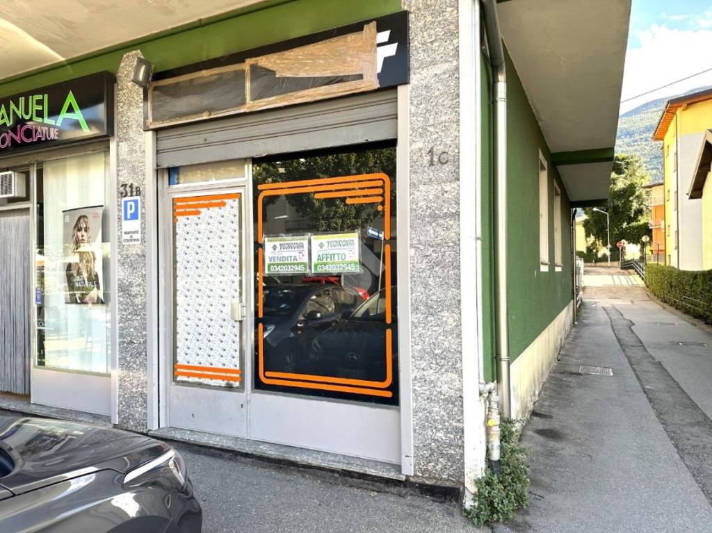 Negozio in affitto a Sondrio viale Milano