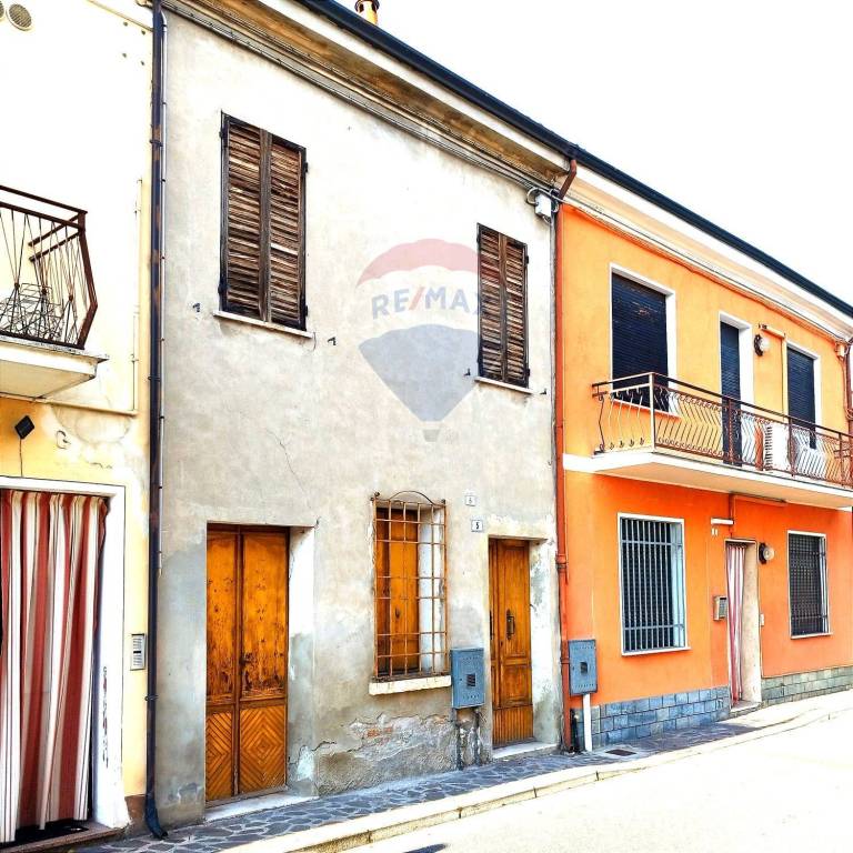 Appartamento in vendita a Melara via Cavallotti, 6
