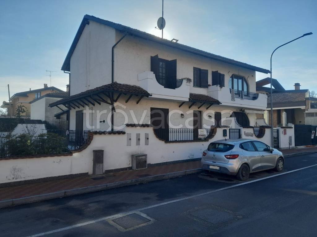 Villa Bifamiliare in vendita a Castelnuovo Don Bosco via Sergio Seglie, 19