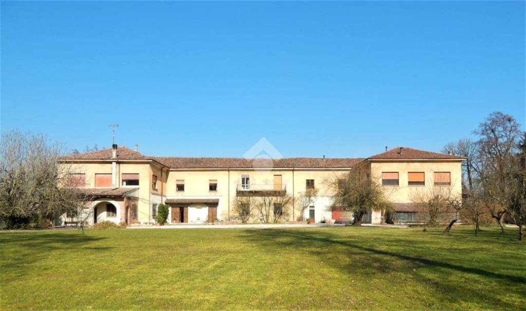 Villa in vendita a Pessina Cremonese via delle barricate, 4