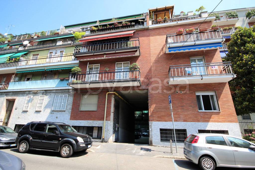 Appartamento in vendita a Milano via della Torre, 11