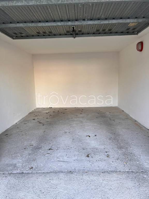 Garage in affitto a Castel Goffredo piazza Giacomo Matteotti, 2