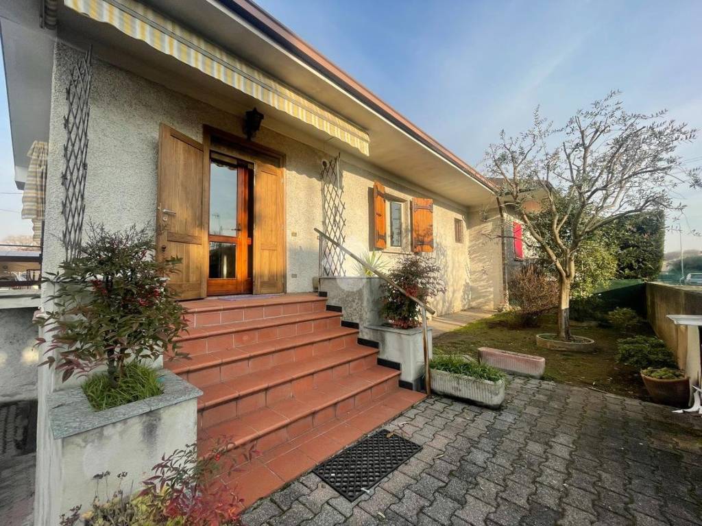 Villa Bifamiliare in vendita a Ospitaletto via Garibaldi, 31