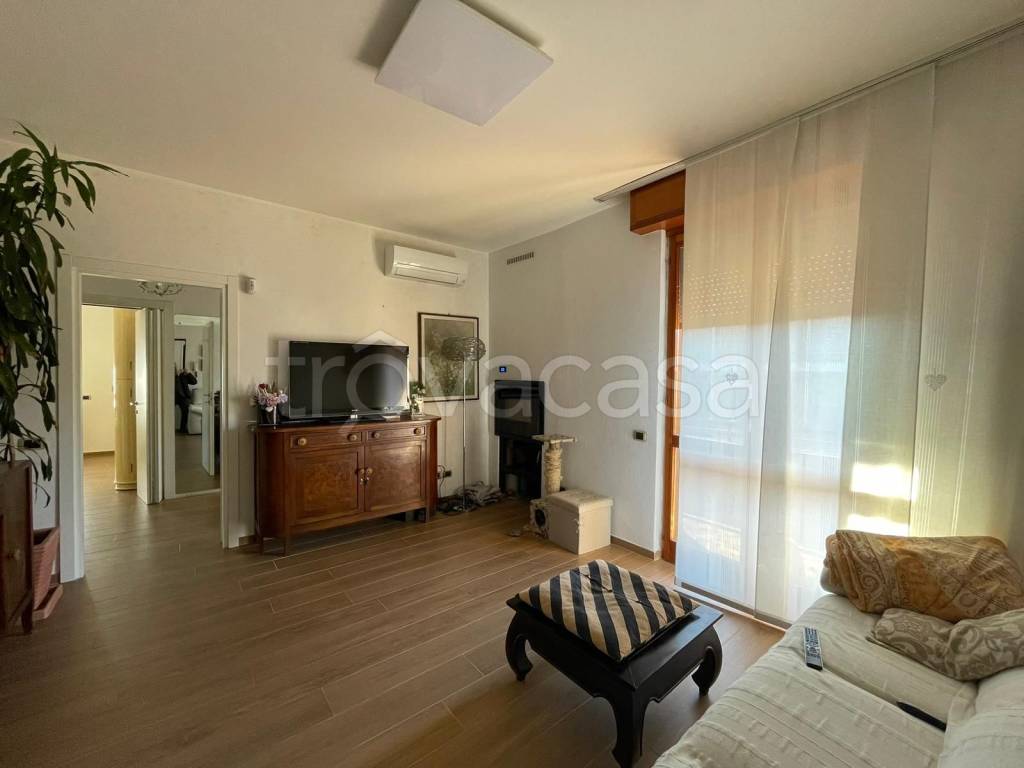 Appartamento in vendita a Cesano Maderno via Alessandro Manzoni