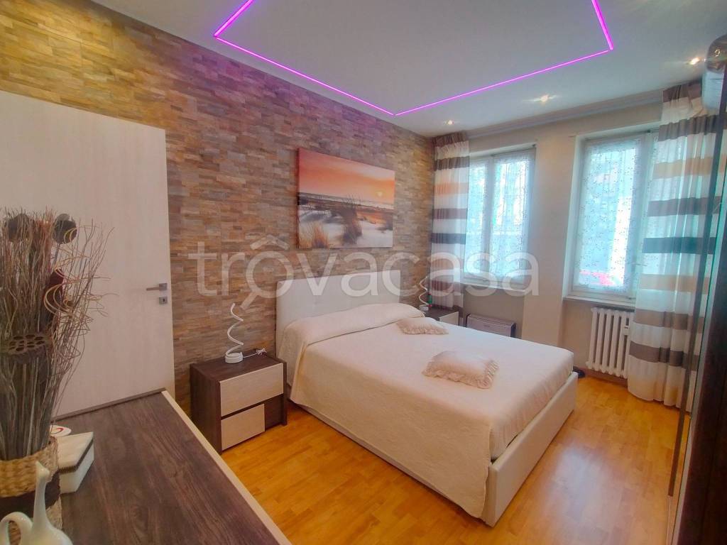 Appartamento in vendita a Torino via Gubbio, 73