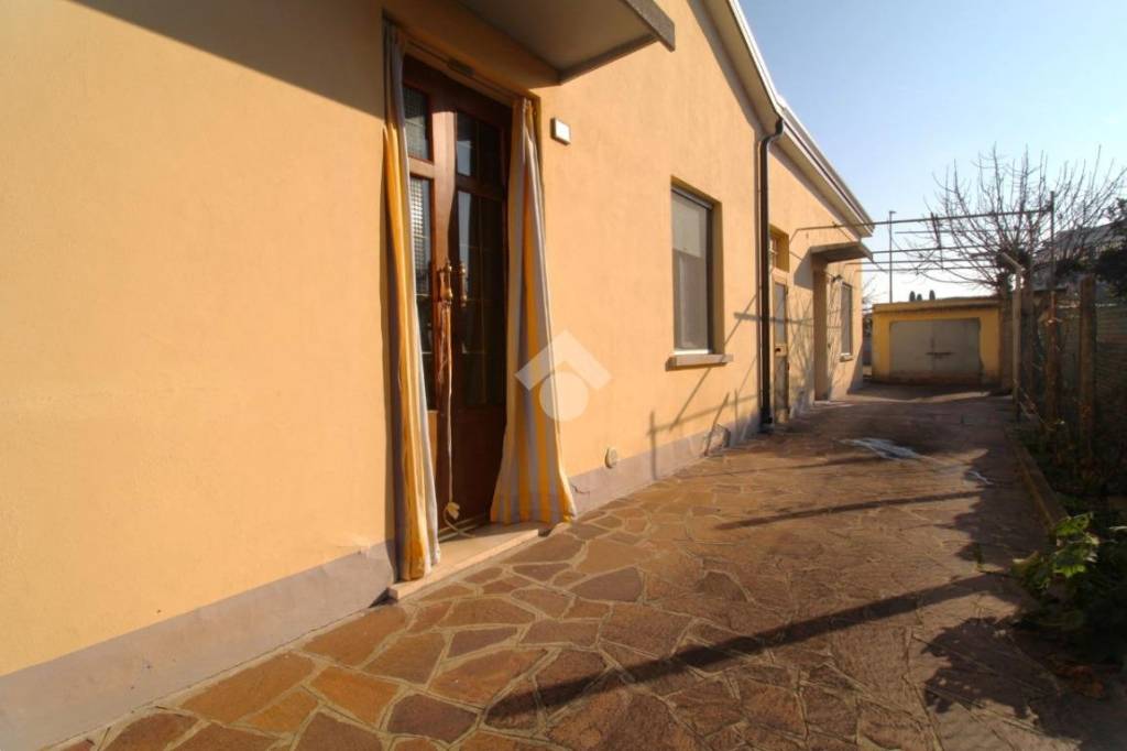 Villa in vendita a Suzzara via g. Cantore, 30