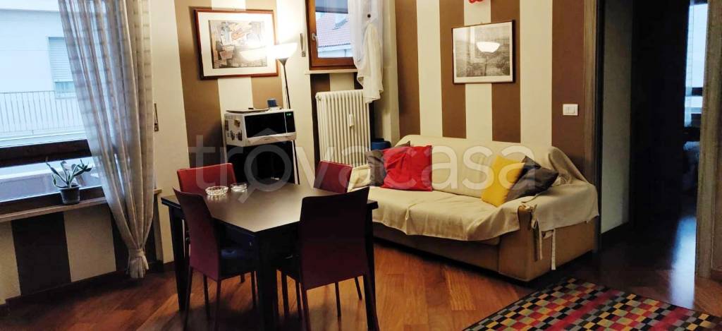 Appartamento in affitto a Torino via Saluzzo, 52
