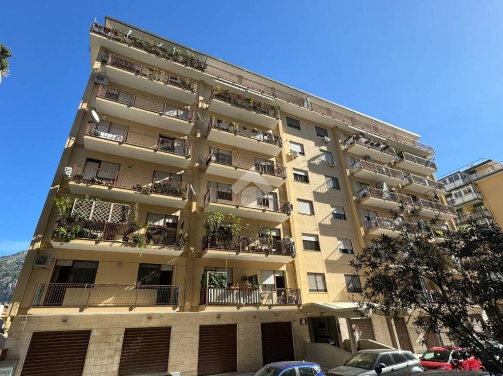 Appartamento in vendita a Palermo via Orlandino Leonardo, 19