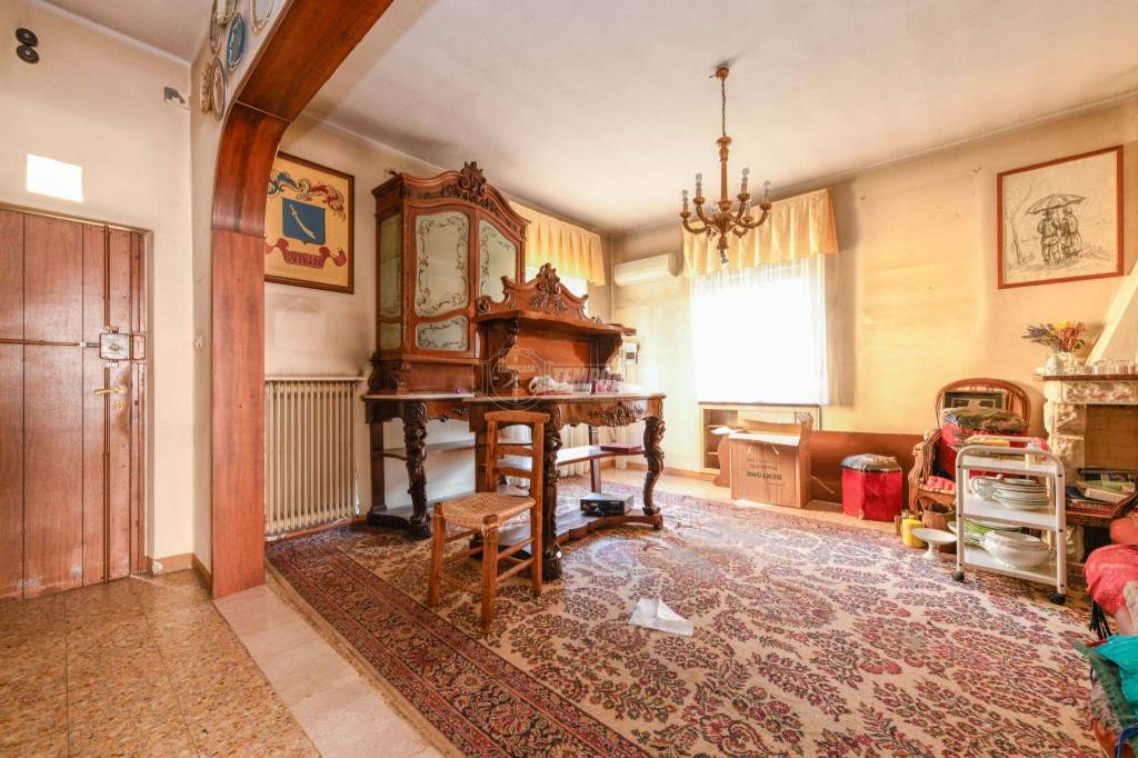 Villa Bifamiliare in vendita a Desenzano del Garda via Vittorio Veneto