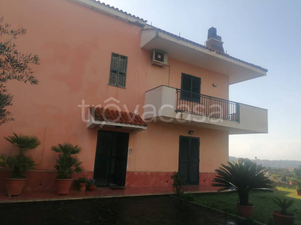 Villa Bifamiliare in vendita a Pozzuoli via Monte Nuovo Licola Patria
