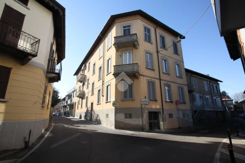 Appartamento in vendita a Vedano Olona via papa innocenzo xi, 2
