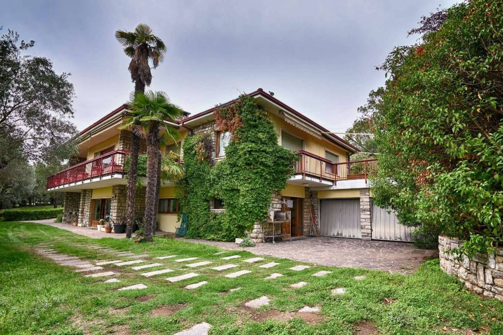 Villa in vendita a Roè Volciano via Gian Battista Inga