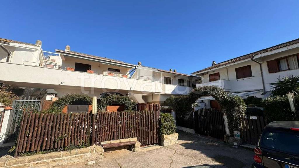 Villa a Schiera in vendita a Pomezia lungomare delle Sirene, 524