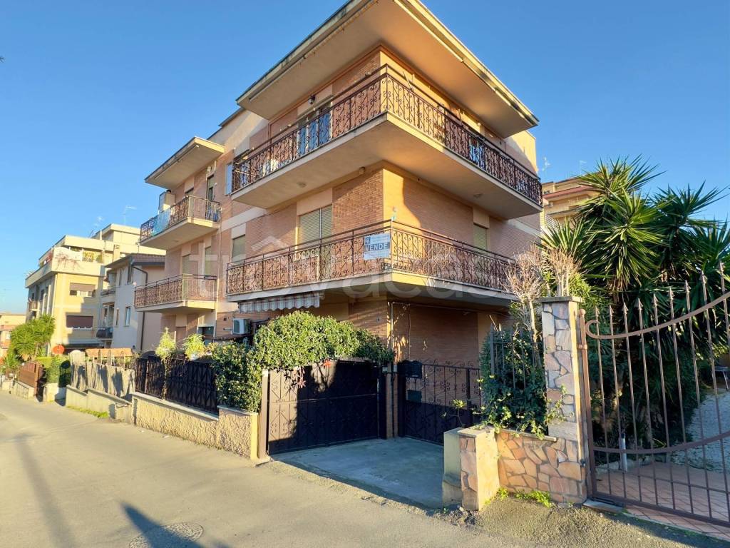 Appartamento in vendita a Monterotondo via panaro, 31