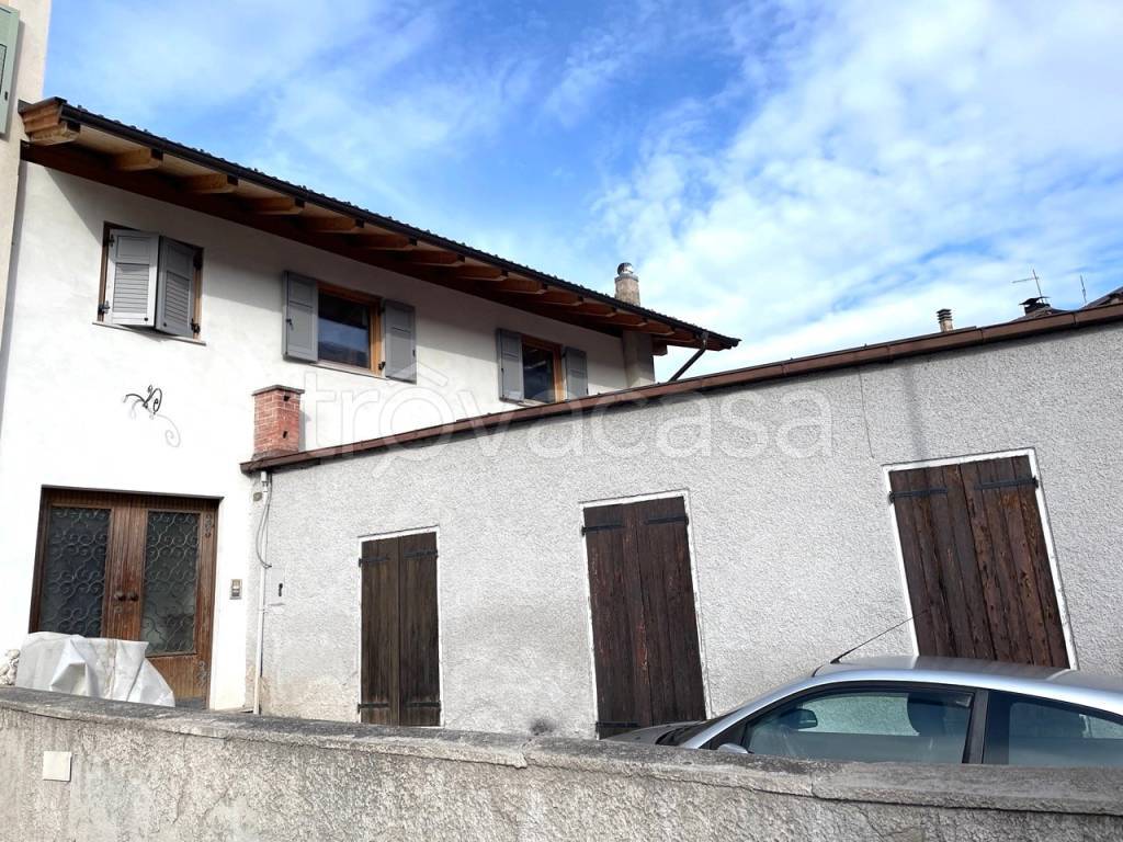Appartamento in vendita a Borgo d'Anaunia piazza San Giovanni, 18