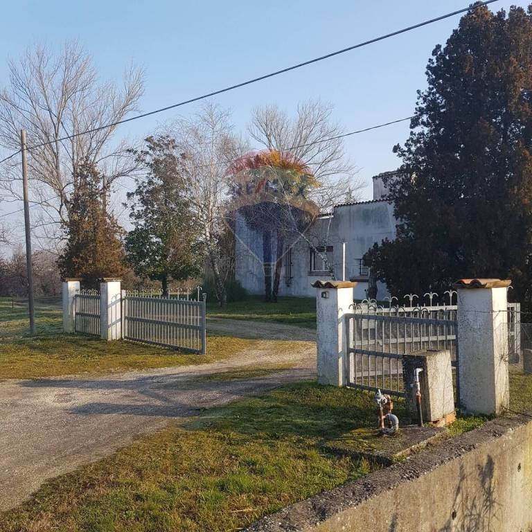 Villa in vendita a Ostiglia via San Romano Casetto, 42