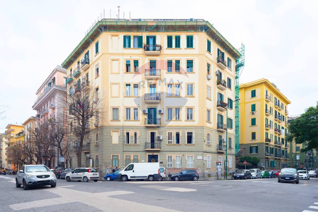 Appartamento in vendita a Napoli via Gemito, 5