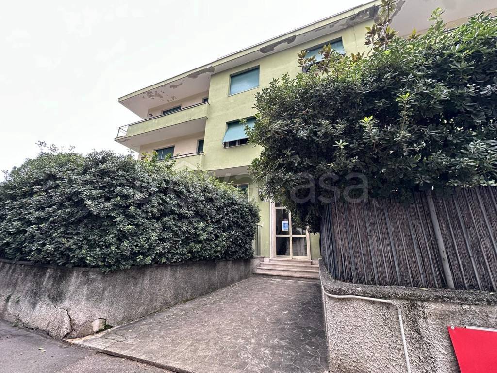 Appartamento in vendita a Genova via Siena