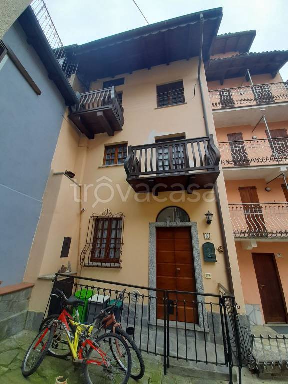 Casa Indipendente in vendita a Stresa via Vincenzo Monti, 3