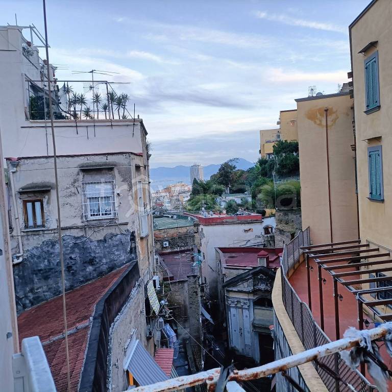 Appartamento in vendita a Napoli via Sant'Antonio ai Monti, 45