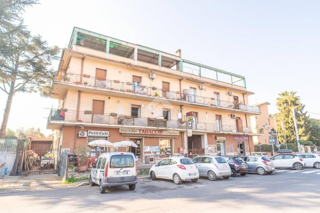 Appartamento in vendita a Frascati via Tuscolana Vecchia, 97