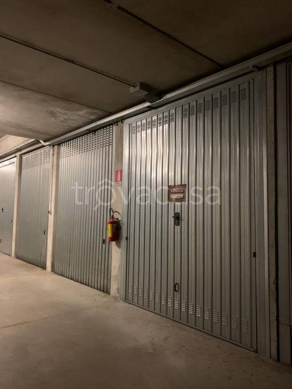 Garage in vendita a Sondrio via Bernina, 1