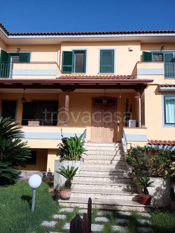 Villa a Schiera in vendita a Giugliano in Campania via Staffetta