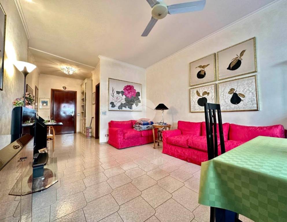 Appartamento in vendita a Roma via Attio Labeone, 50