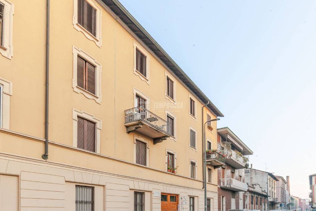 Appartamento in vendita a Milano via legnone
