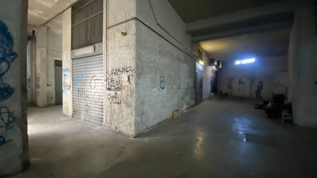 Garage in vendita a Torre del Greco via Nazionale, 56