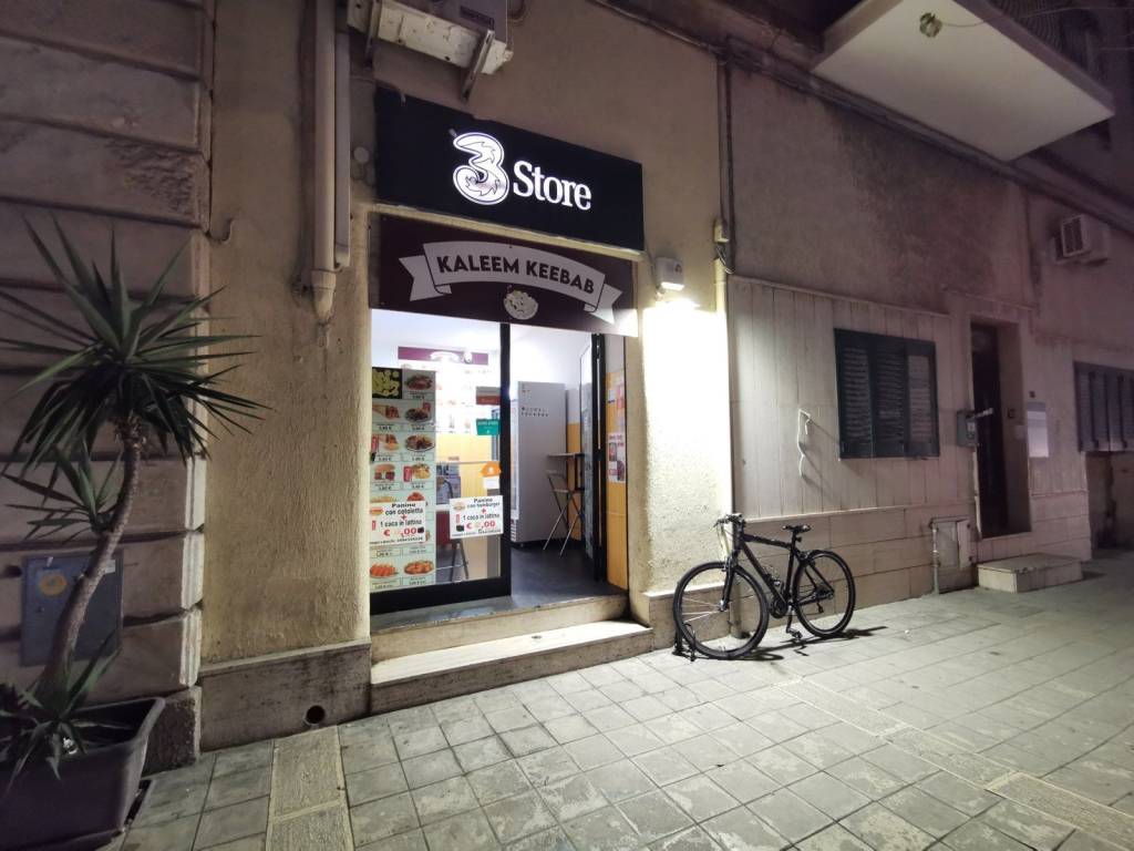 Negozio in vendita a Lecce viale dell'Università, 57