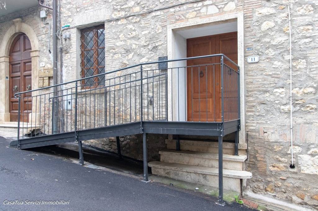 Ufficio in affitto a Montecchio via Camillo Benso di Cavour