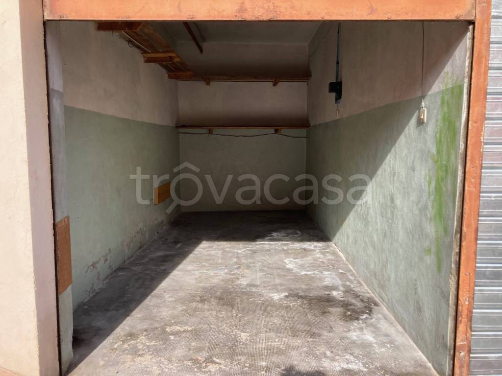 Garage in vendita ad Ancona via Jesi, 87A