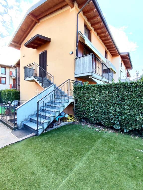 Appartamento in vendita a Castelli Calepio via Giuseppe Giusti, 2