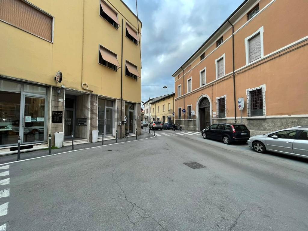 Negozio in vendita a Forlì via Pedriali, 2929