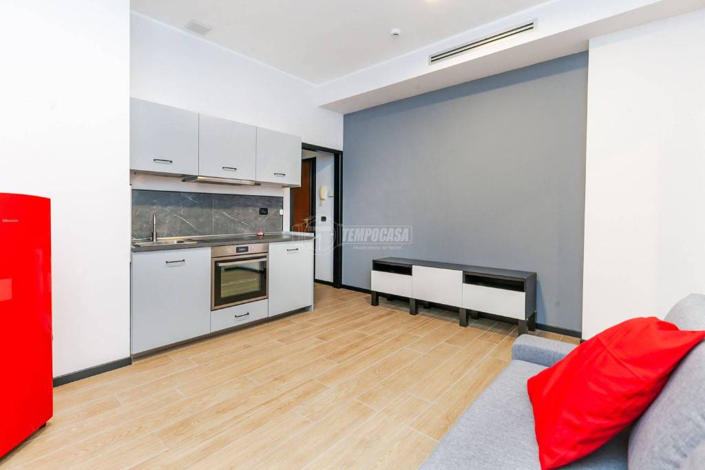 Appartamento in affitto a Milano via Cola Montano, 29
