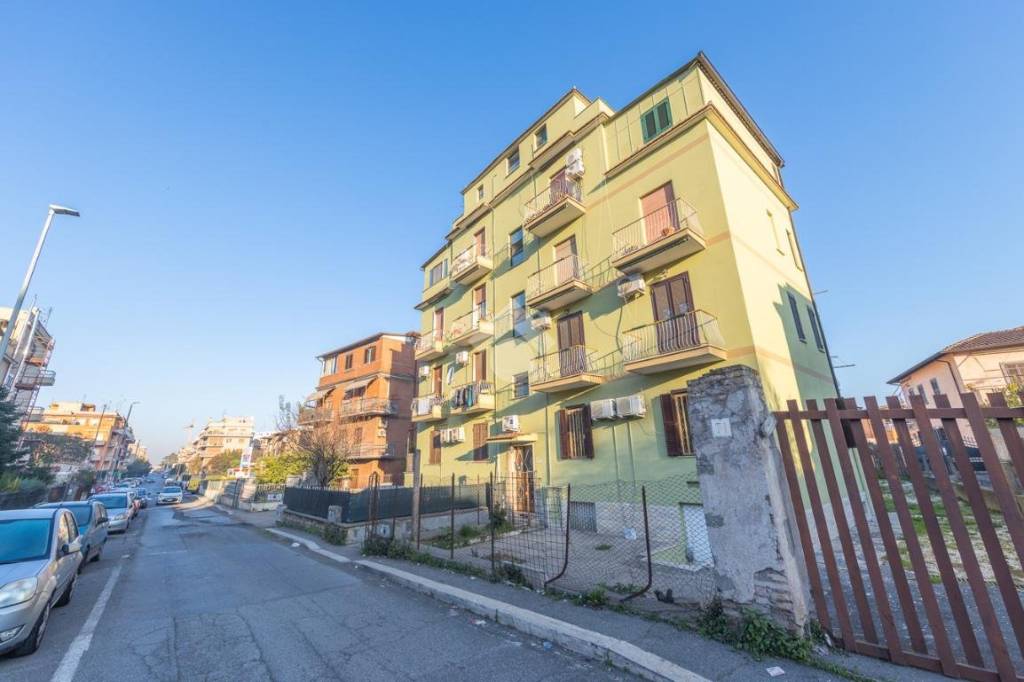 Appartamento in vendita a Roma viale Alessandrino, 233