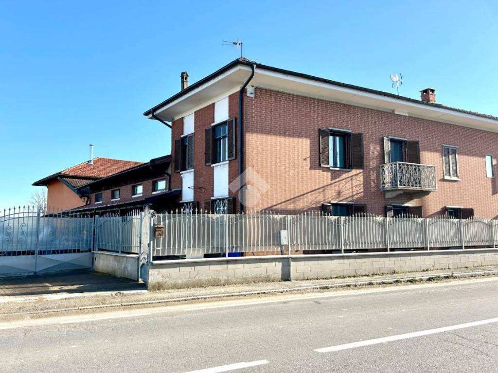 Casa Indipendente in vendita a Carignano frazione ceretto, 13