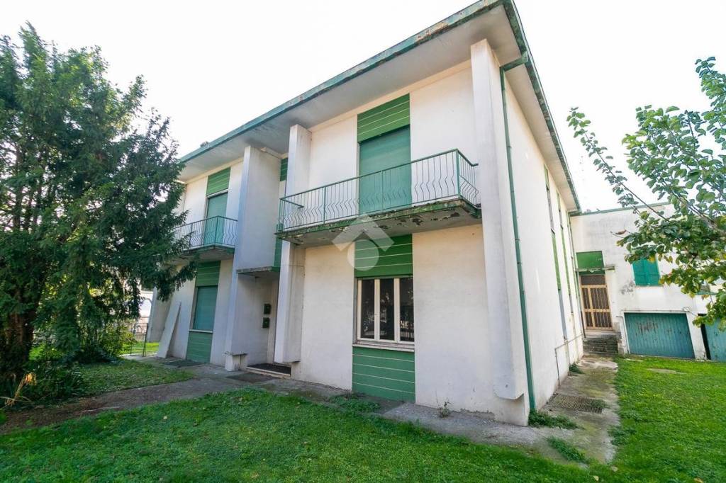 Appartamento in vendita a Forlì casa indipentente viale andrea costa, 24