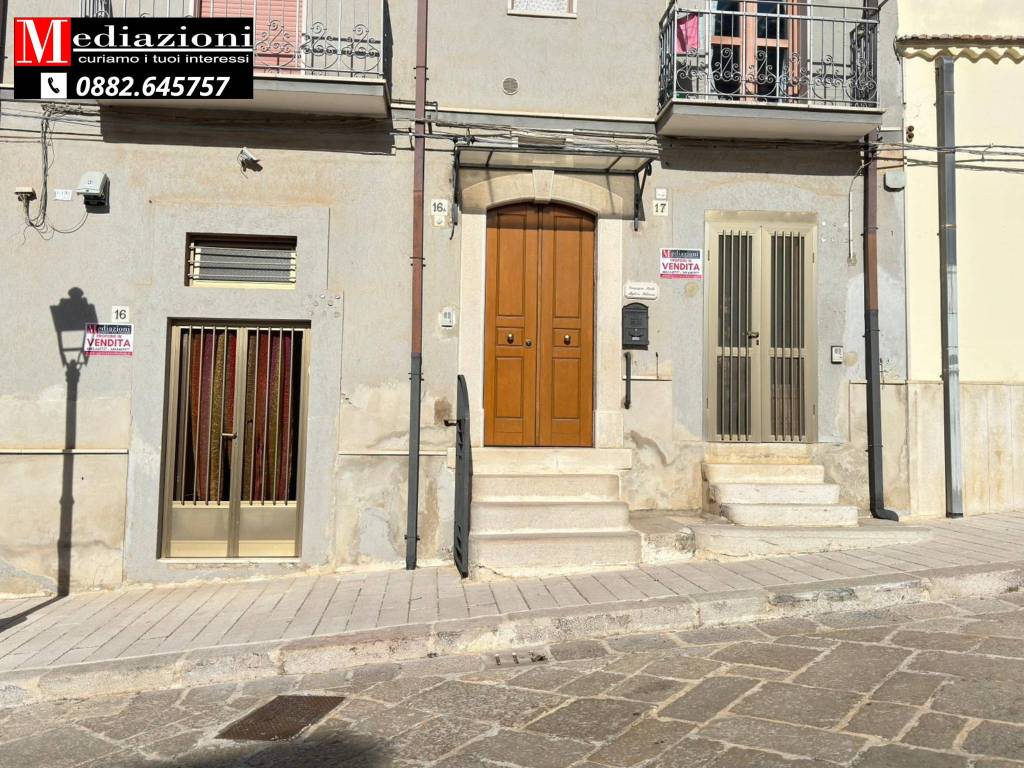 Casa Indipendente in vendita ad Apricena largo Sant'Antonio, 16