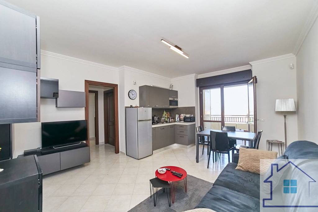 Appartamento in vendita a Roma viale Francesco Caltagirone