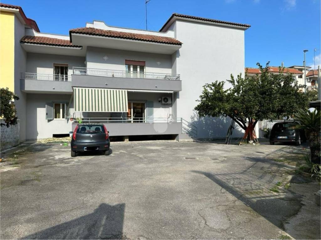 Villa Bifamiliare in vendita a Giugliano in Campania via Tito Speri, 1